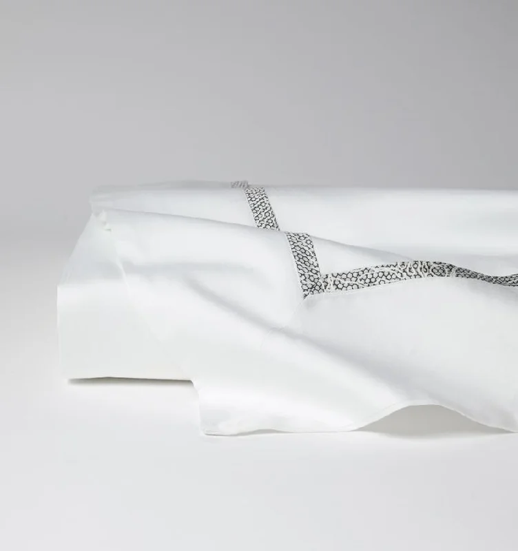 Fitted Sheets with Reinforced Corners for Long - Lasting UseEmilia Flat Sheet