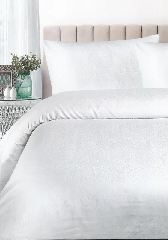 Ombre - colored duvet covers with a gradient effect for a trendy and unique styleKatie Hannah by Mc Elhinneys Sateen Paisley Duvet Cover Set, White