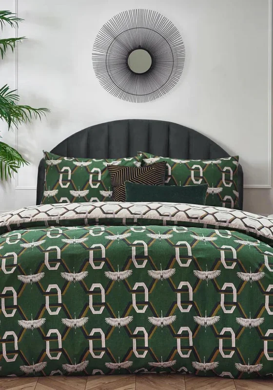 Abstract - designed duvet covers to add an artistic flair to the bedroomFurn Avalon Geometric Duvet Cover Set, Green