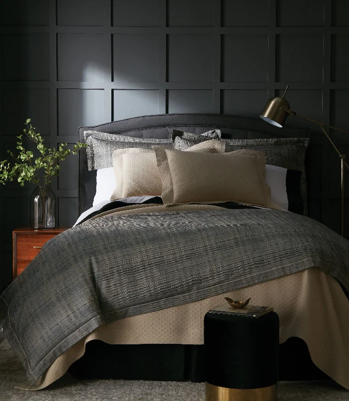 Hotel - quality duvet covers for a luxurious feel at homeBiagio Jacquard Duvet Cover