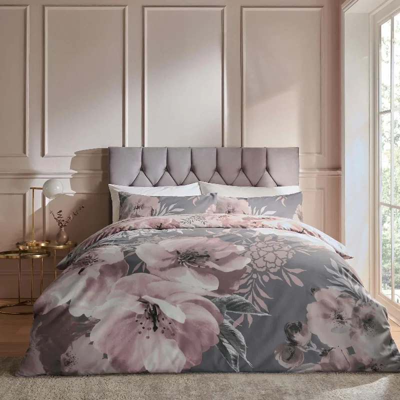 Discounted duvet covers during holiday sales like Christmas, Black Friday, and Cyber MondayDramatic Floral Duvet Cover Set