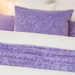 Acrylic blankets for a soft and affordable alternativeCosy Rose Lavender Purple Blanket Set (150 x 220cm)