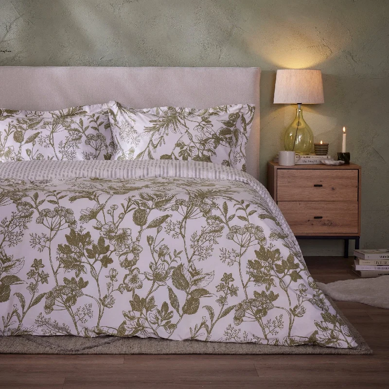 Abstract - designed duvet covers to add an artistic flair to the bedroomDaphne 200 Thread Count Reversible Duvet Cover & Pillowcase Set - Floral Print - Olive Green