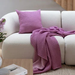 Rayon from bamboo blankets for a silky and breathable feelDora Orchid Throw (130 x 180cm)