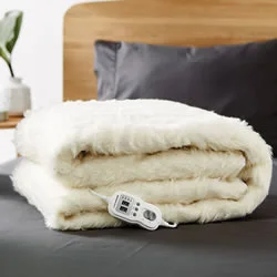 Chenille blankets with a thick and fuzzy textureElectric Wool Blanket