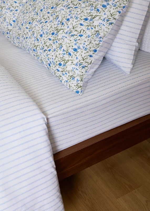 Cotton blankets for breathability and a lightweight feelFoxford Pinstripe Blue Fitted Sheet