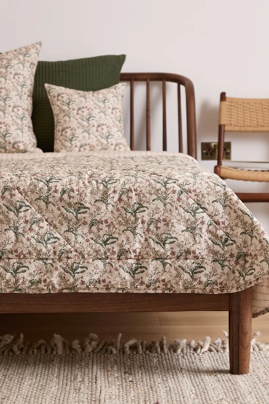 Recycled polyester blankets for an eco - conscious optionFoxford Romantic Blossom Quilted Blanket