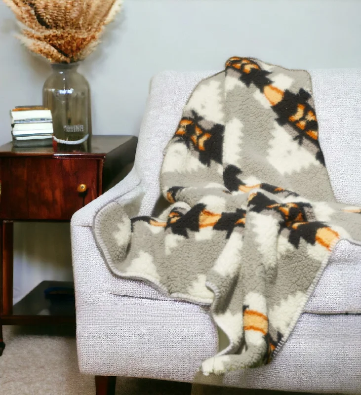 Silk blankets with a smooth and elegant touchGray Knitted Sherpa Geometric Reversable Throw