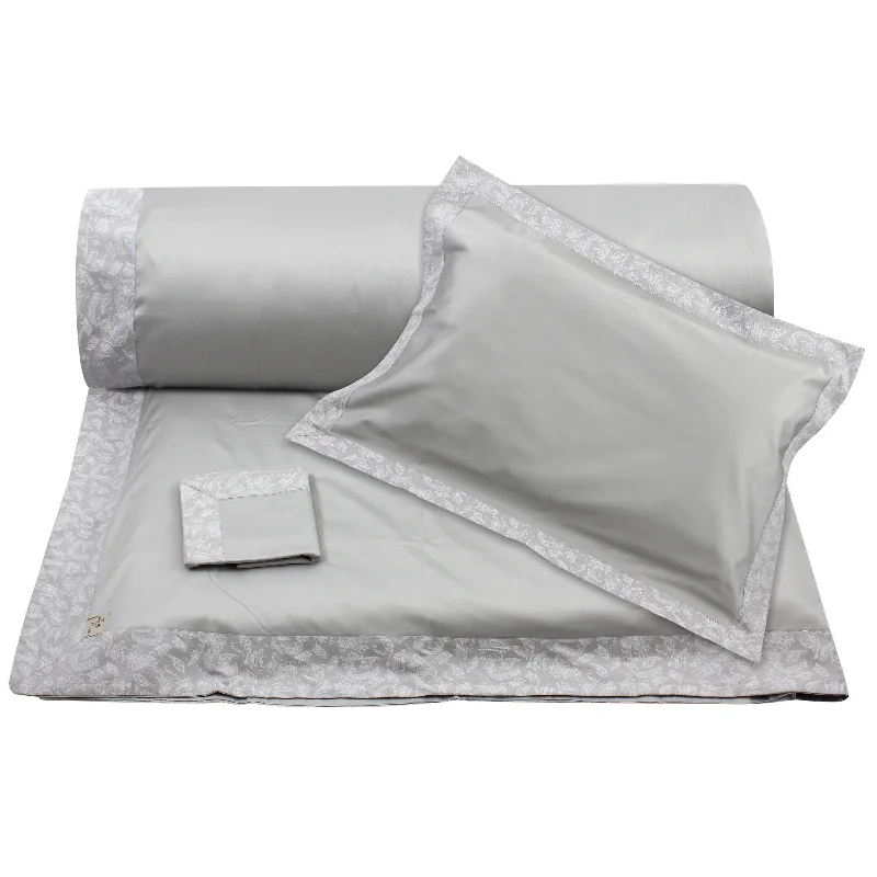 Duvet covers that work well with memory - foam mattresses for added comfortGrey Paisley Duvet + Pillowcases (600 TC)