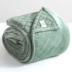 Bamboo fiber blankets with natural antibacterial propertiesHeston 480GSM Ultra Soft Velvet Sherpa Eucalyptus Blanket