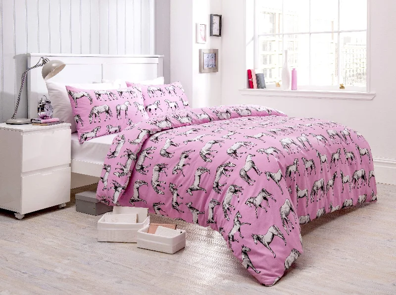 Machine - washable duvet covers for hassle - free cleaningHorses Design Cotton Rich Duvet Set with Bold Colours and Luxurious Comfort Elegant Breathable Durable Bedding with Pillow Cases Available in Single and Double Sizes by OLIVIA ROCCO