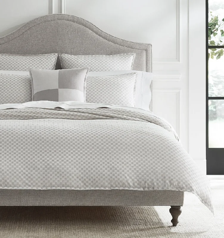 Button - closure duvet covers for a classic and secure fasteningMacchia Duvet Cover