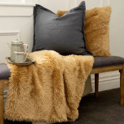 Microfiber blankets that are durable and easy to care forOslo Natural Faux Fur Throw (170 x 170cm)