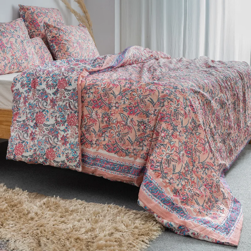 Paisley - printed duvet covers for an exotic and elegant appearanceRoyal Pink Floral Block Print Soft Cotton Duvet Covers With Shams