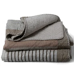 Linen blankets with a rustic and textured lookSwedish Riviera Throw (160 × 160cm)