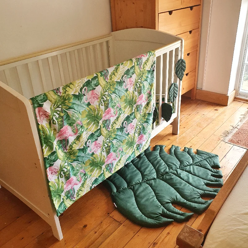 Silk blankets with a smooth and elegant touchFlamingo Minky blanket