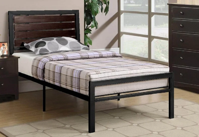 Natural latex and organic cotton blend mattressesBlack Metal Frame Bed