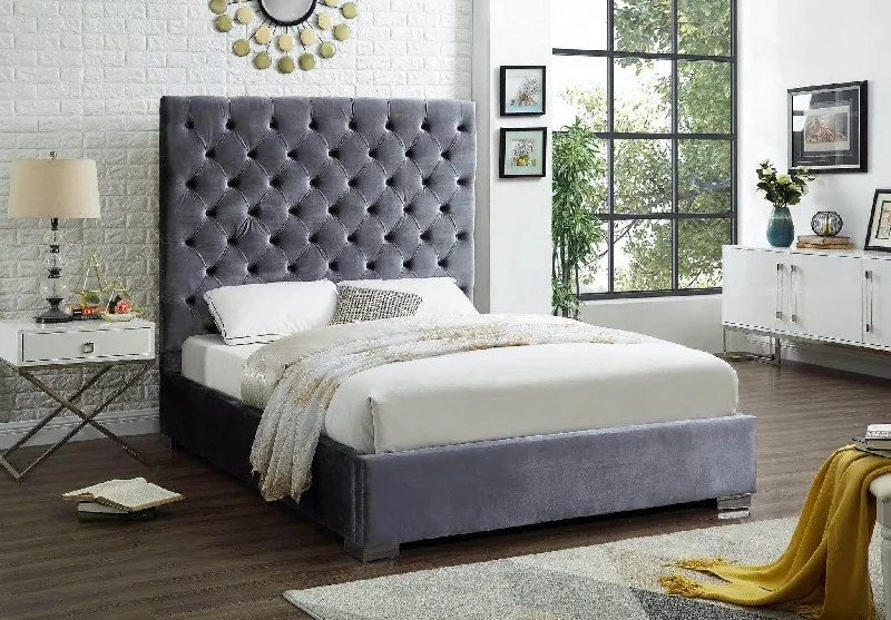 Hybrid mattresses combining foam and innerspring technologyVelvet Grey Tufted Bed